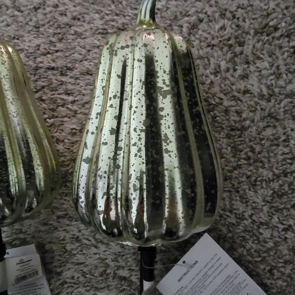 Set of pumpkin solar lights
